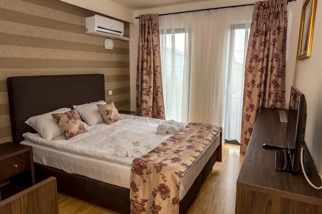 May Residence Dumbravita  المظهر الخارجي الصورة